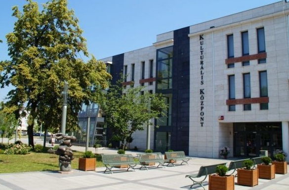 Hősnők szerepe az irodalom tükrében Juhász Veronika művein keresztül