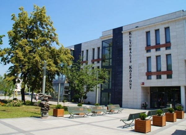 Komiszár János „ÖRÖKSÉGEM SZÍNEI” című kiállításának megnyitója